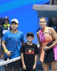 世界杯直播官网下载安装-白卓璇：世界第一萨巴伦卡也会有起伏，她没有想象中那么可怕