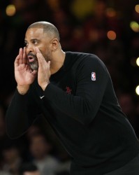 世界杯手机直播客户端-乌度卡：我们很多时候就是站在原地 既不抢篮板也不及时回防